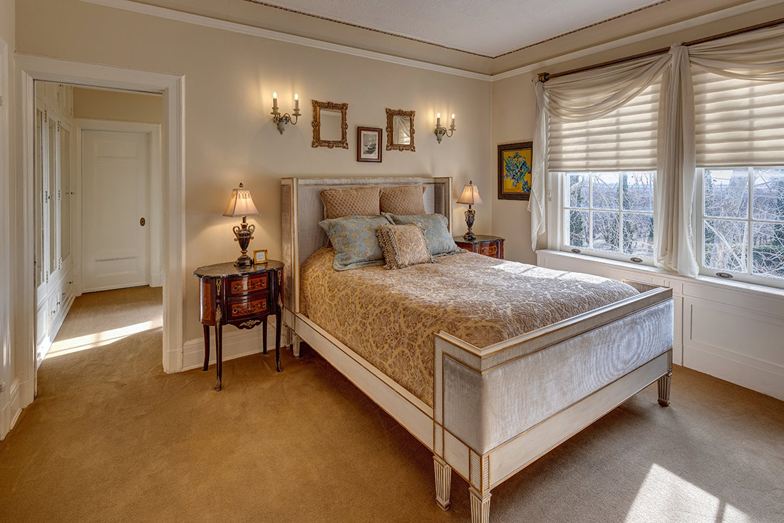 The Chopin Suite at the Grand Island Mansion