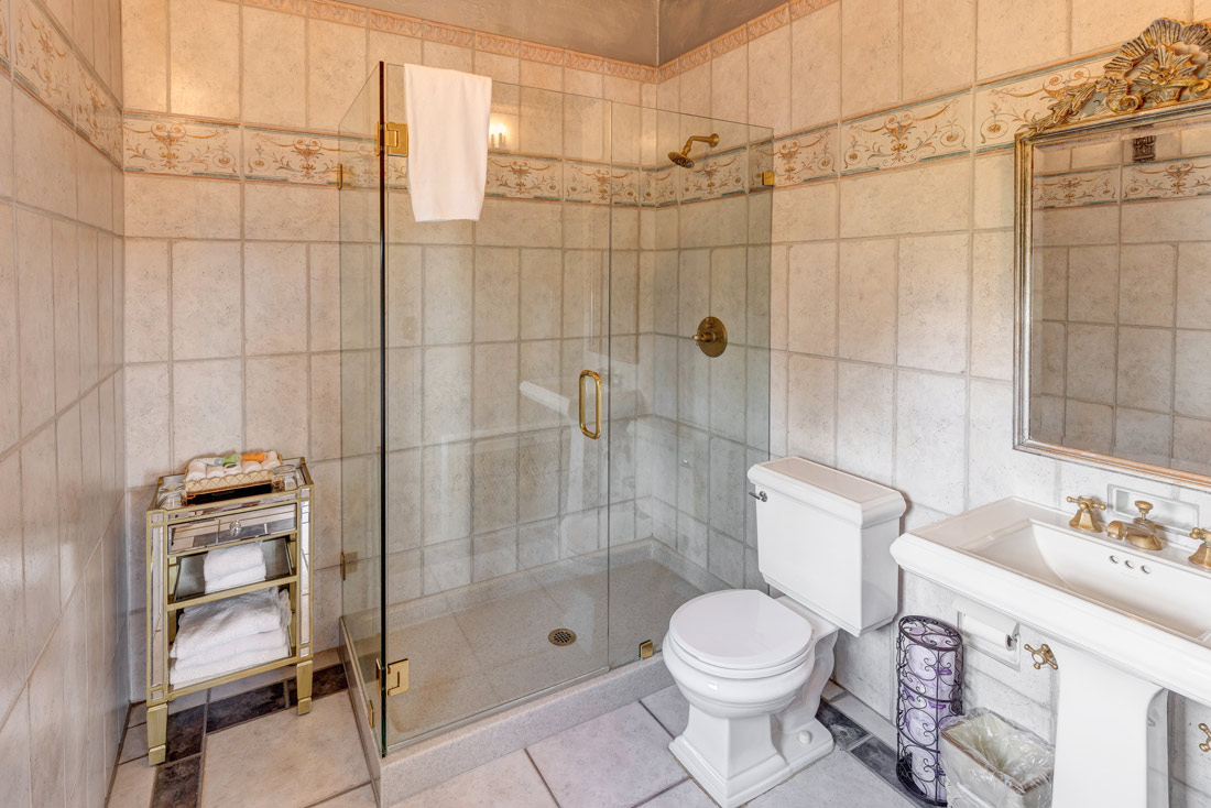 The Lizst Suite at the Grand Island Mansion