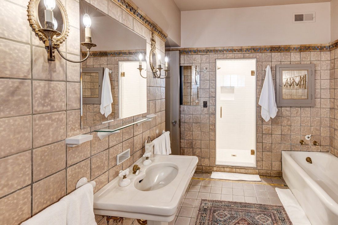 The Mozart Suite at the Grand Island Mansion